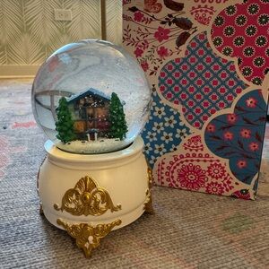 Taylor Swift Lover House Snow Globe (New condition)